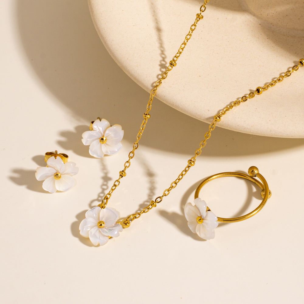White Petal Jewelry Set