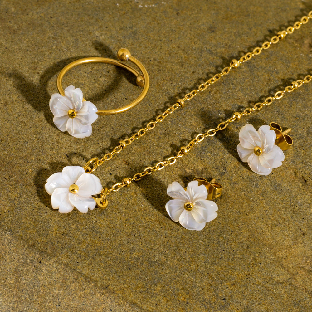 White Petal Jewelry Set