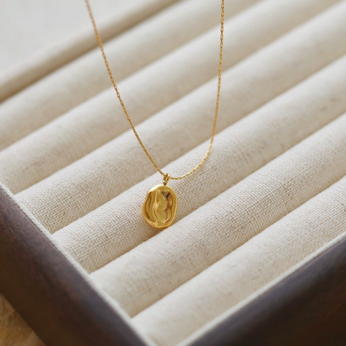 Sculpt Bean Necklace